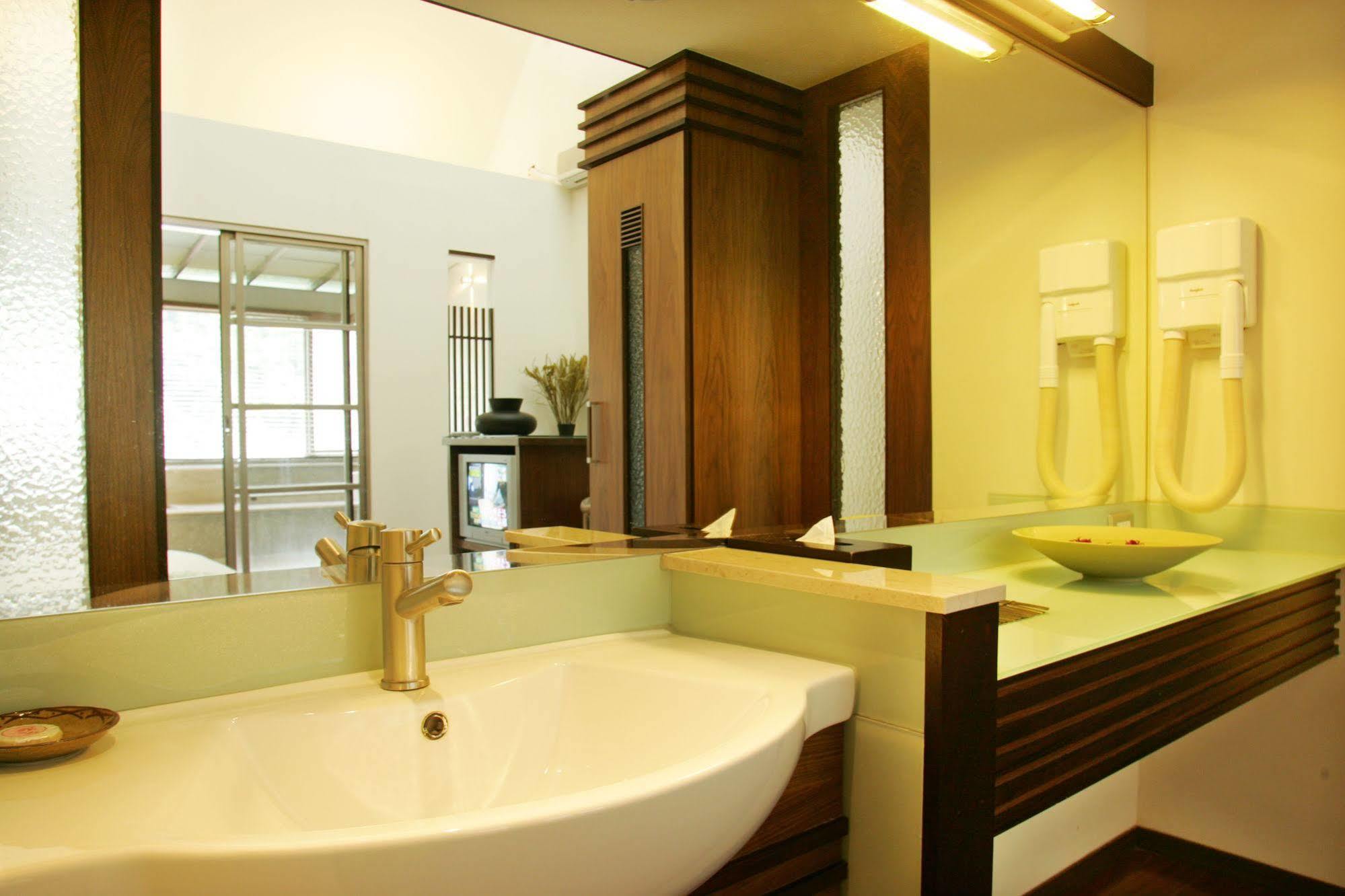 Spring Spa Hotel Wulai Exterior photo